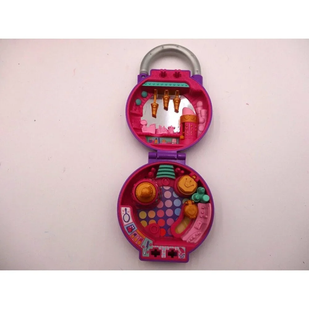 Shopkins SHOE DAZZLE Fashion Spree Playset SHOPKINS Make-Up Spot Playset  Lil Se